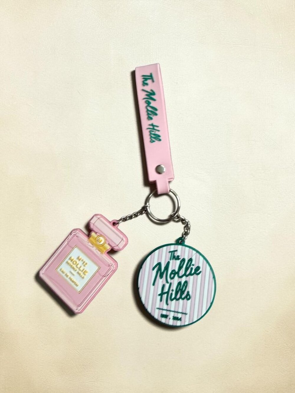 THE MOLLIE HILLS Beverly Hills Keychain NEW NWOT